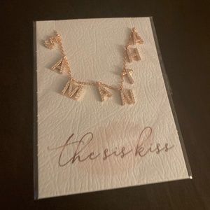 The sis kiss SAMANTHA necklace